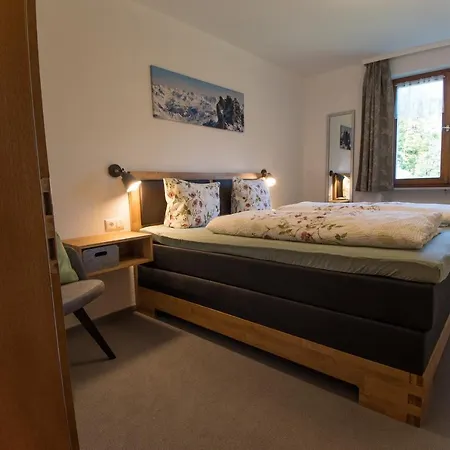 Haus Glasella דירה